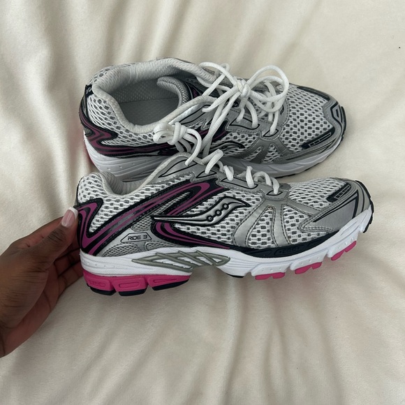 Saucony Shoes - Saucony Women's Athletic Shoes - Gray and Pink